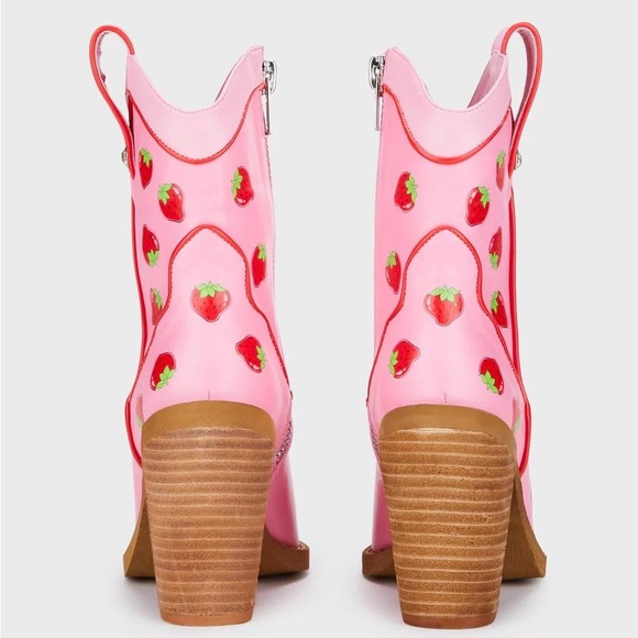 BRAND NEW MEADOW GREETING COWBOY BOOTS

DOLLS KILL X STRAWBERRY SHORTCAKE - Picture 2 of 4